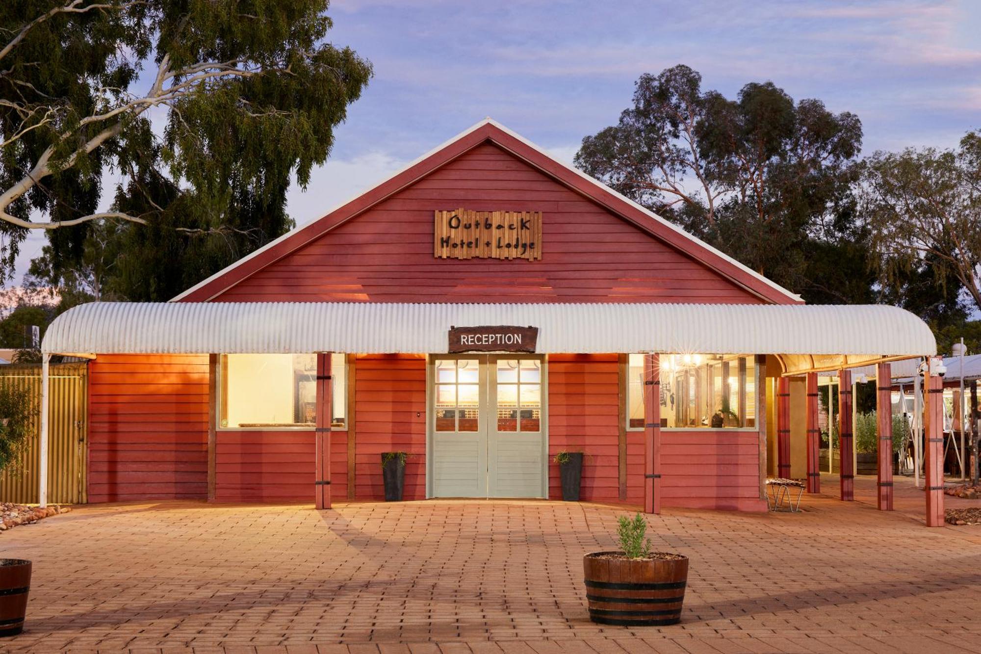 Outback Hotel Ayers Rock Exterior photo