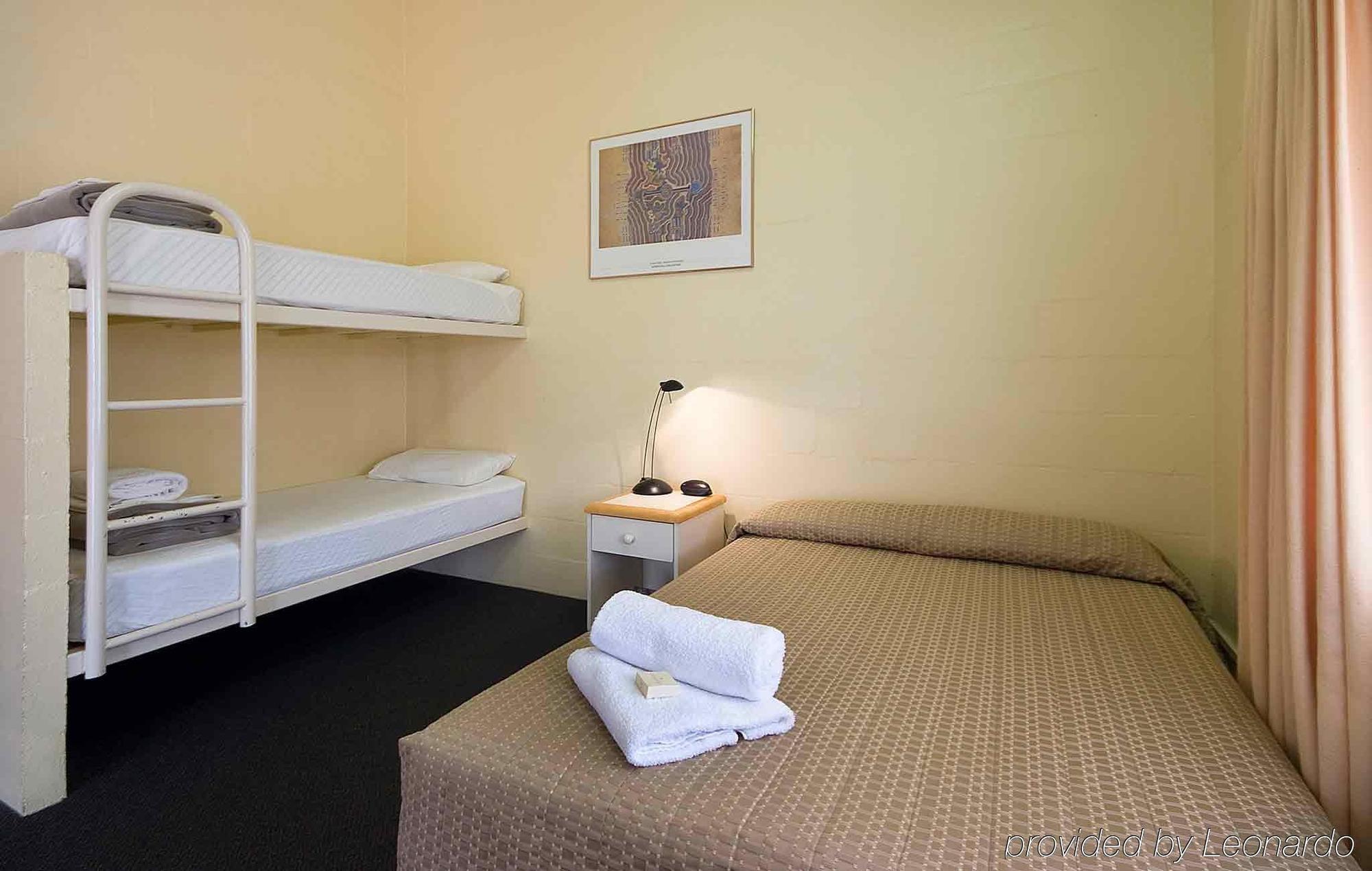 Outback Hotel Ayers Rock Room photo